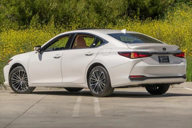 new 2025 Lexus ES 300h car, priced at $48,565