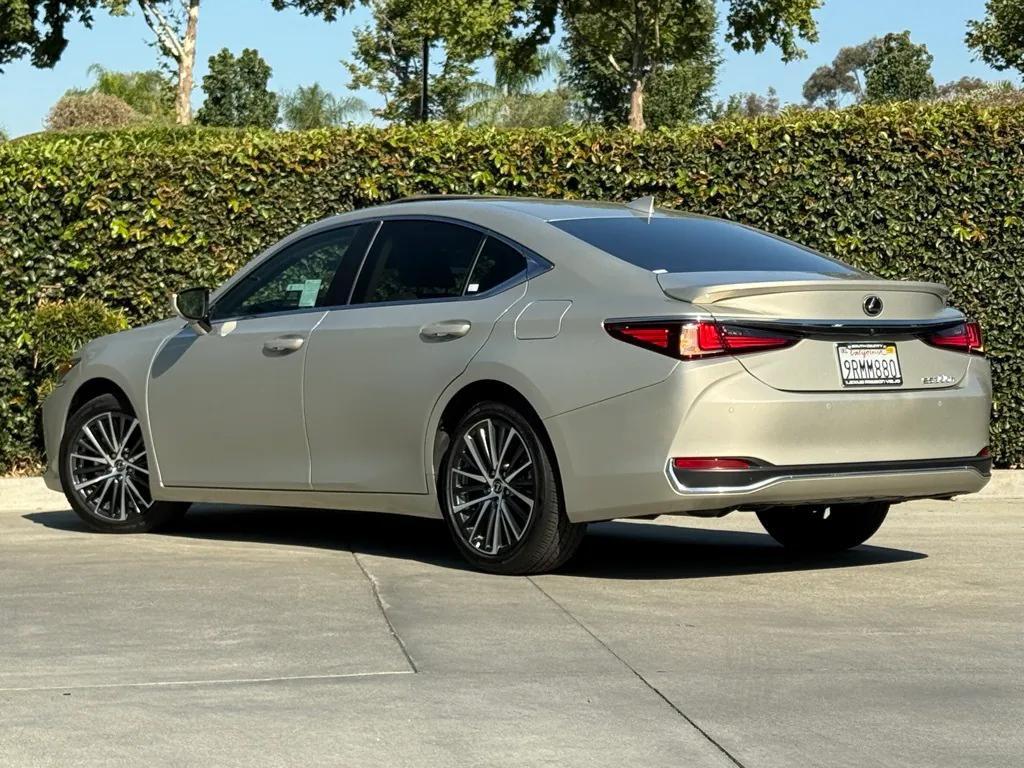 new 2025 Lexus ES 300h car, priced at $44,580