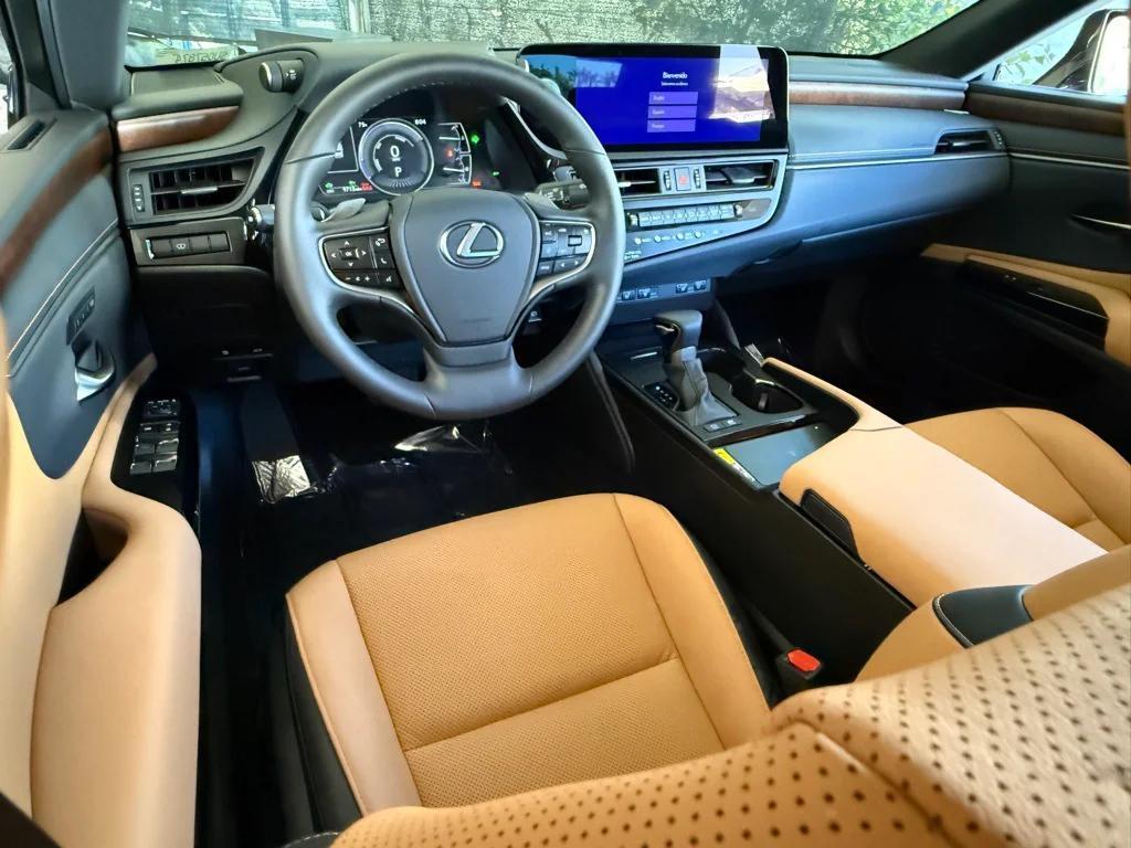 new 2025 Lexus ES 300h car, priced at $44,580