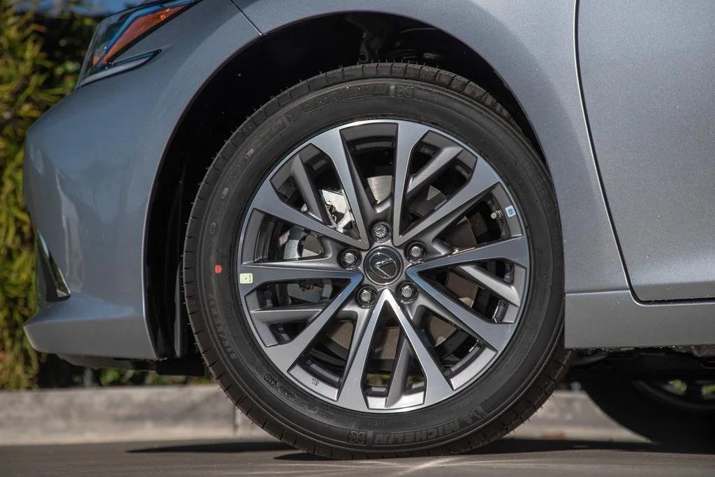 new 2025 Lexus ES 350 car, priced at $43,935