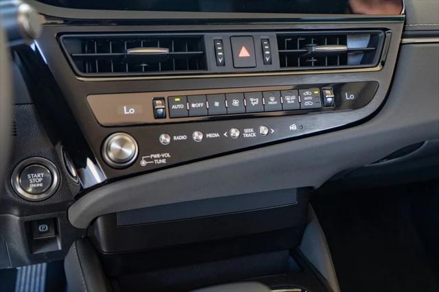 new 2025 Lexus ES 350 car, priced at $43,715