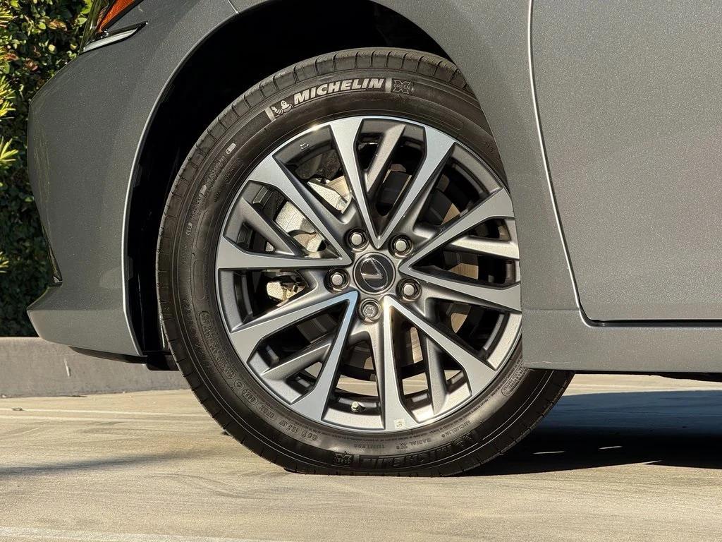 used 2025 Lexus ES 350 car, priced at $39,772
