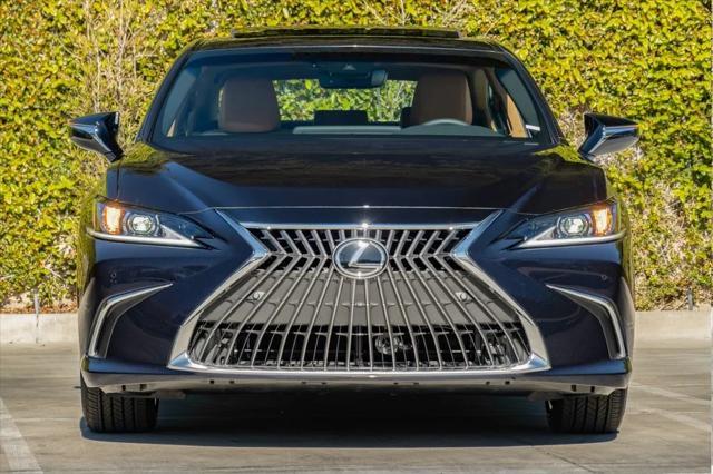 new 2025 Lexus ES 300h car, priced at $48,610