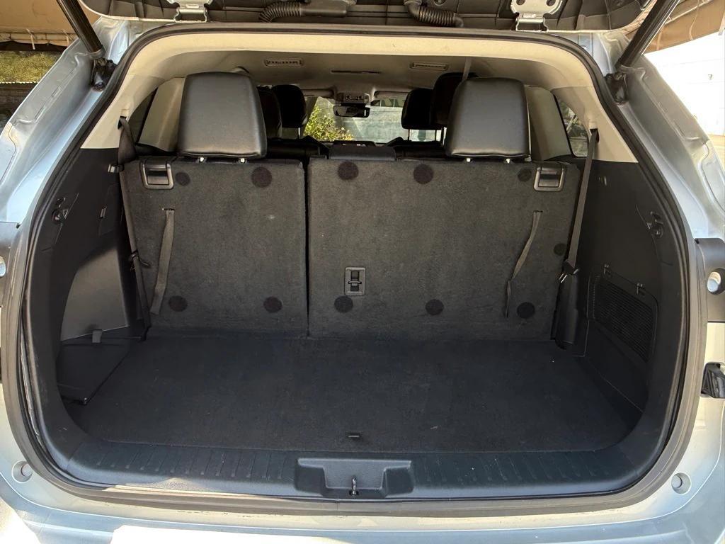 used 2022 Toyota Highlander car, priced at $32,973