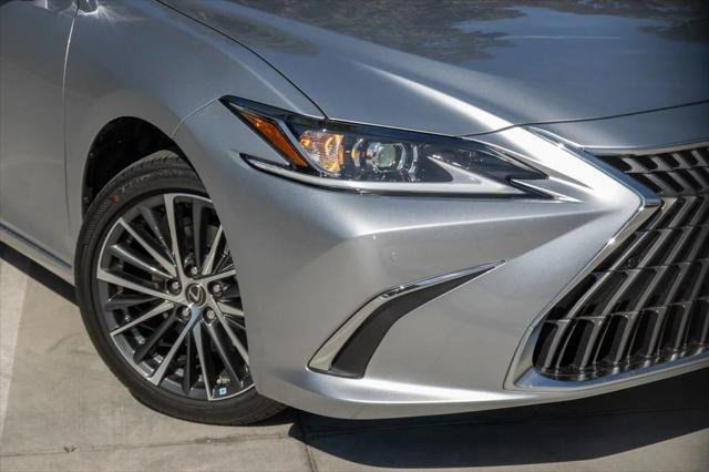 new 2025 Lexus ES 300h car, priced at $48,565