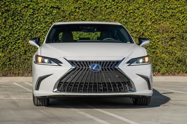 new 2025 Lexus ES 300h car, priced at $50,195