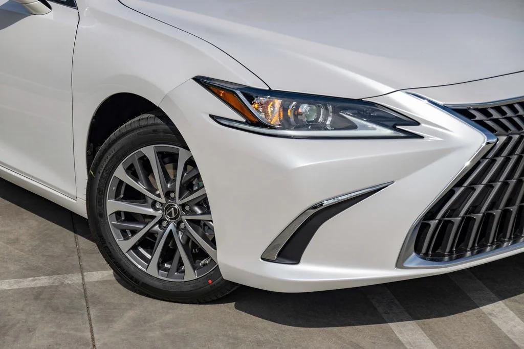 new 2025 Lexus ES 350 car, priced at $43,935