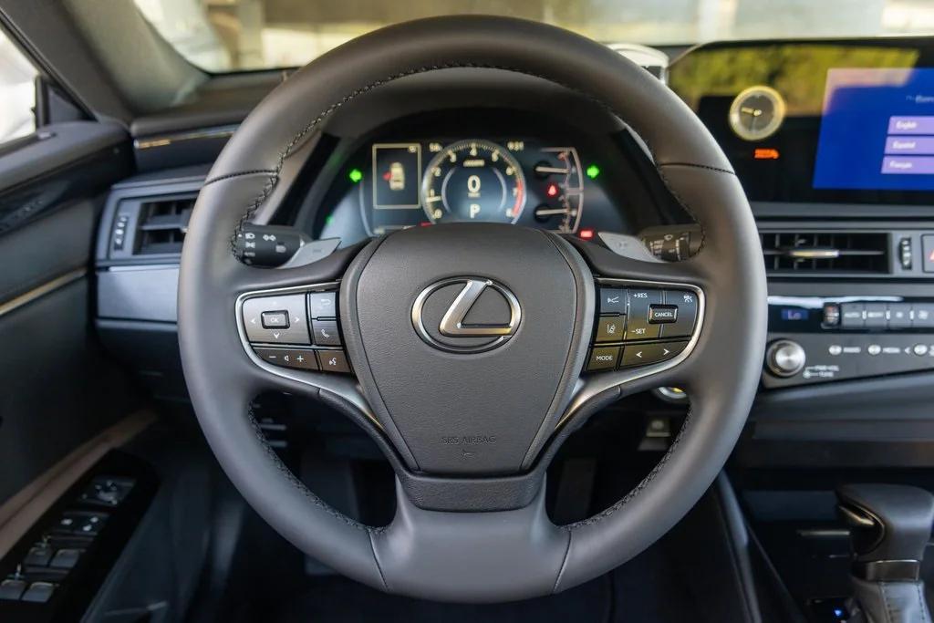 new 2025 Lexus ES 350 car, priced at $43,935