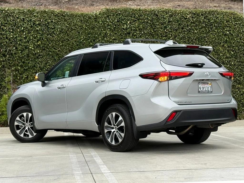 used 2024 Toyota Highlander car, priced at $39,871