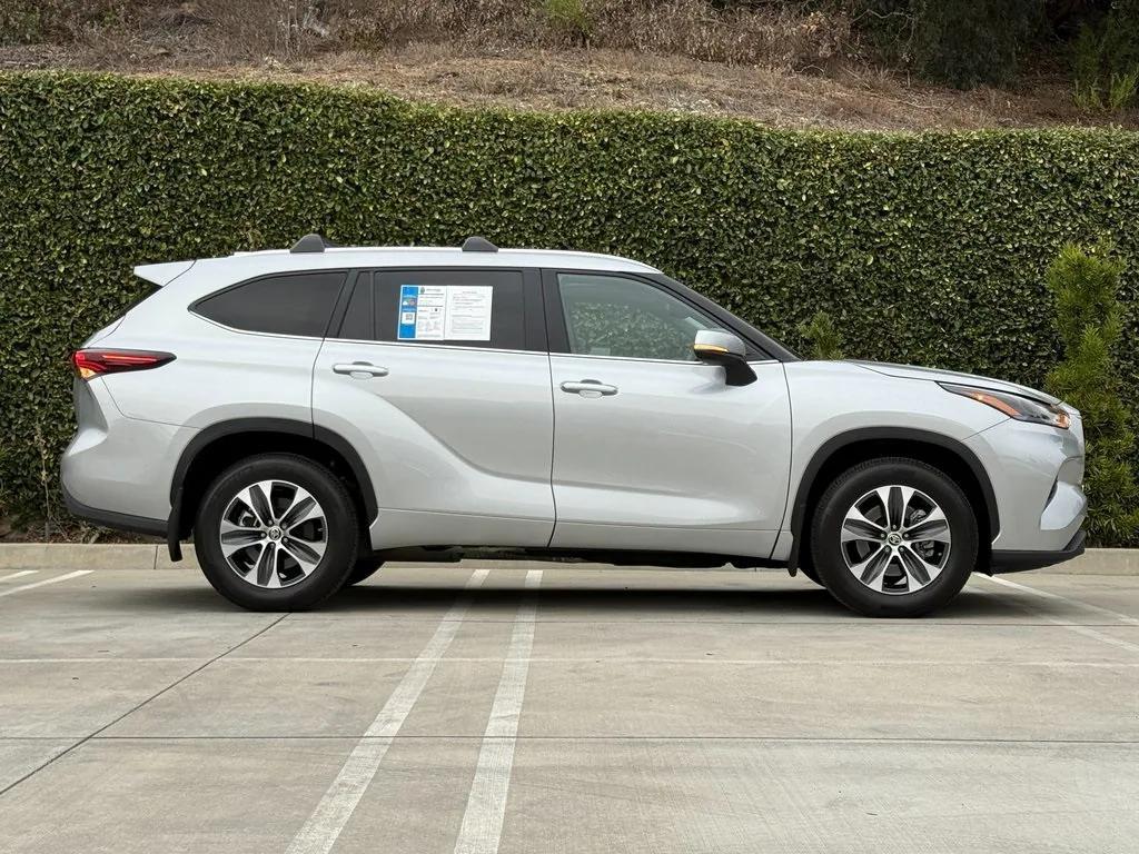used 2024 Toyota Highlander car, priced at $39,871