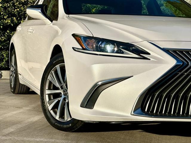 used 2020 Lexus ES 300h car, priced at $31,500