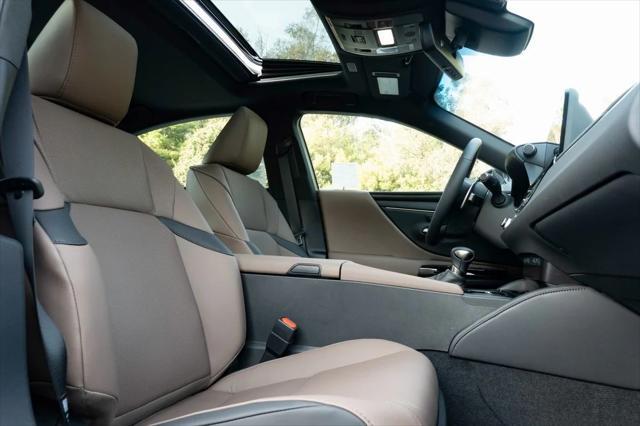 new 2025 Lexus ES 300h car, priced at $48,984