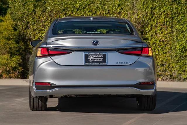 new 2025 Lexus ES 300h car, priced at $48,984