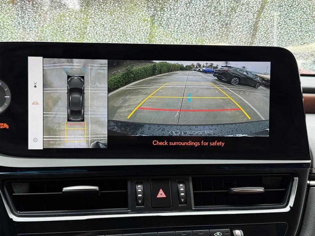 used 2024 Lexus ES 300h car, priced at $45,412