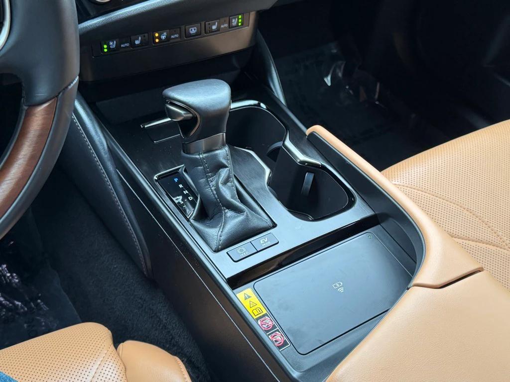 used 2024 Lexus ES 300h car, priced at $45,412