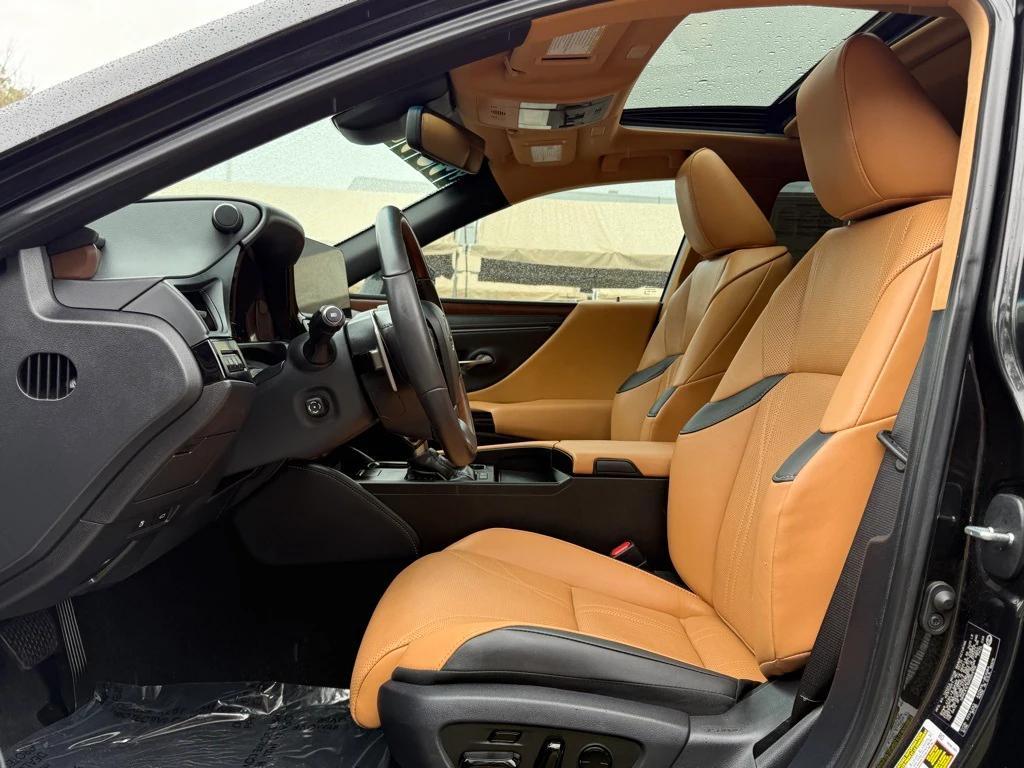 used 2024 Lexus ES 300h car, priced at $45,412