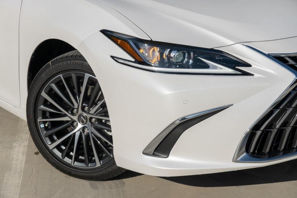 new 2024 Lexus ES 300h car, priced at $48,940