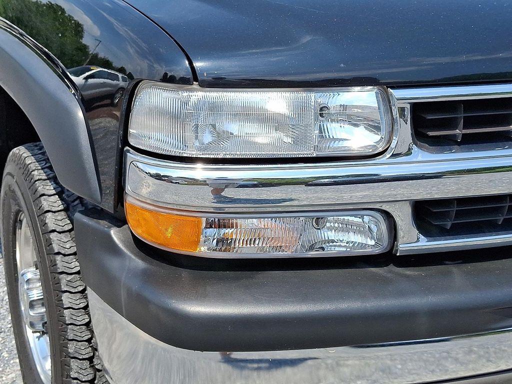 used 2005 Chevrolet Suburban car, priced at $20,995