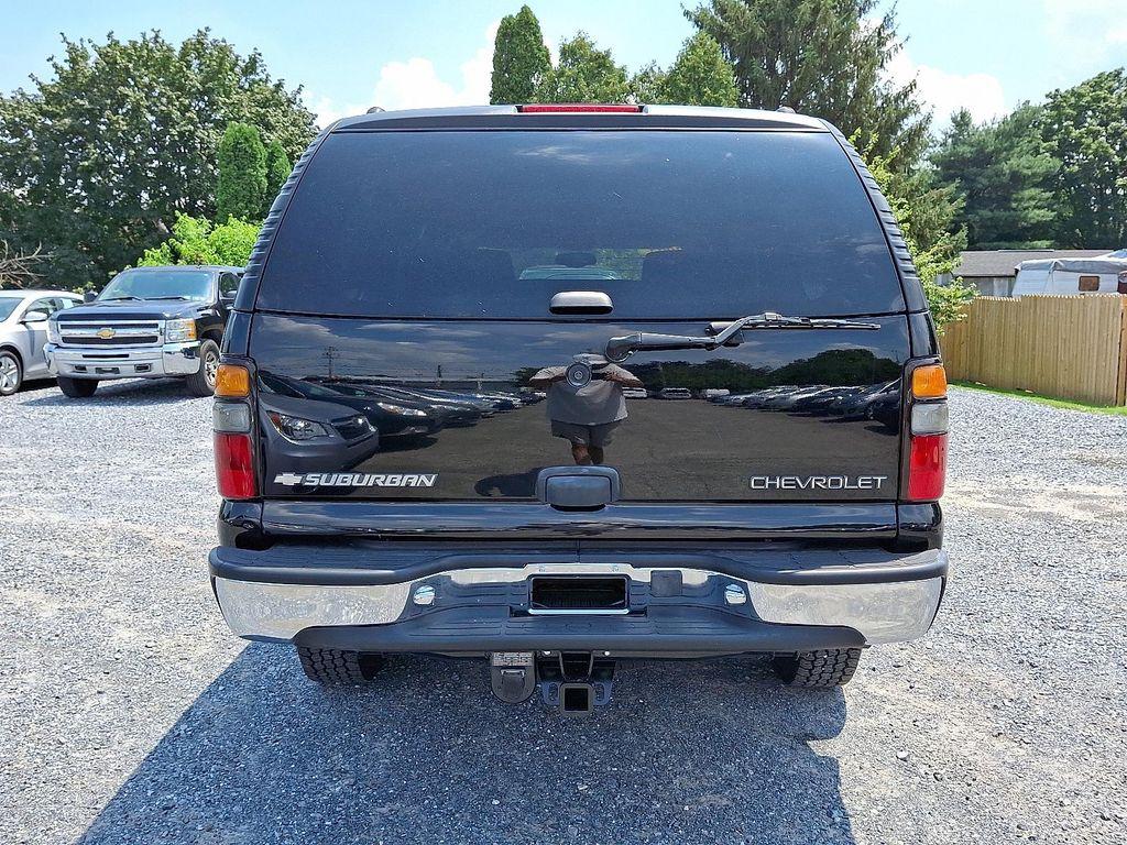 used 2005 Chevrolet Suburban car, priced at $20,995