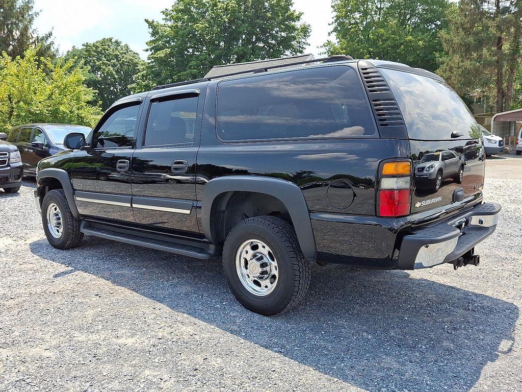 used 2005 Chevrolet Suburban car, priced at $20,995