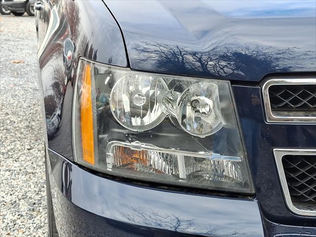 used 2008 Chevrolet Suburban car, priced at $23,995