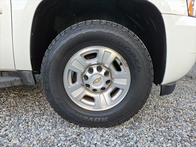 used 2009 Chevrolet Suburban car, priced at $29,895