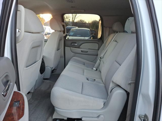 used 2009 Chevrolet Suburban car, priced at $29,895