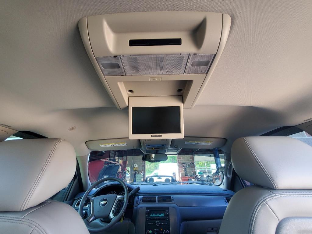 used 2010 Chevrolet Avalanche car, priced at $9,995