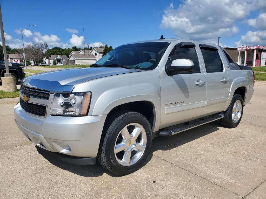 used 2010 Chevrolet Avalanche car, priced at $9,995