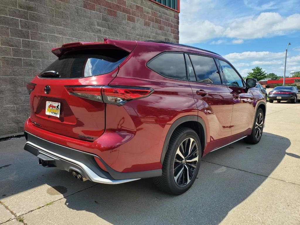 used 2021 Toyota Highlander car, priced at $32,995