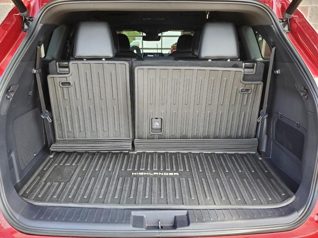 used 2021 Toyota Highlander car, priced at $32,995