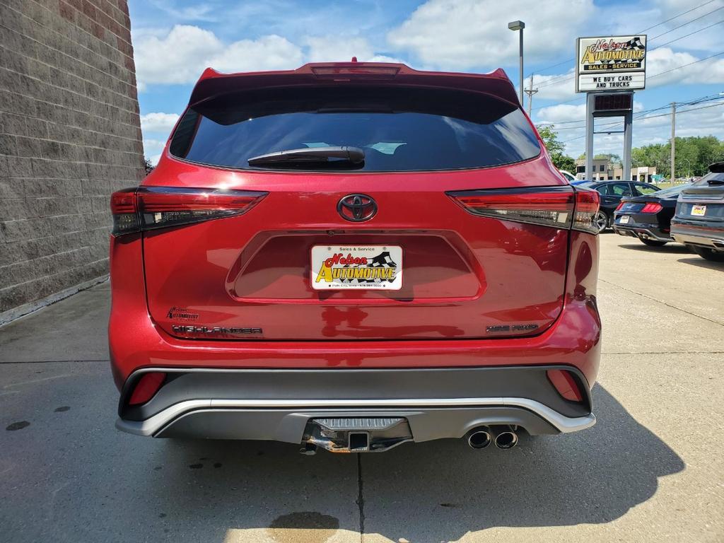 used 2021 Toyota Highlander car, priced at $32,995