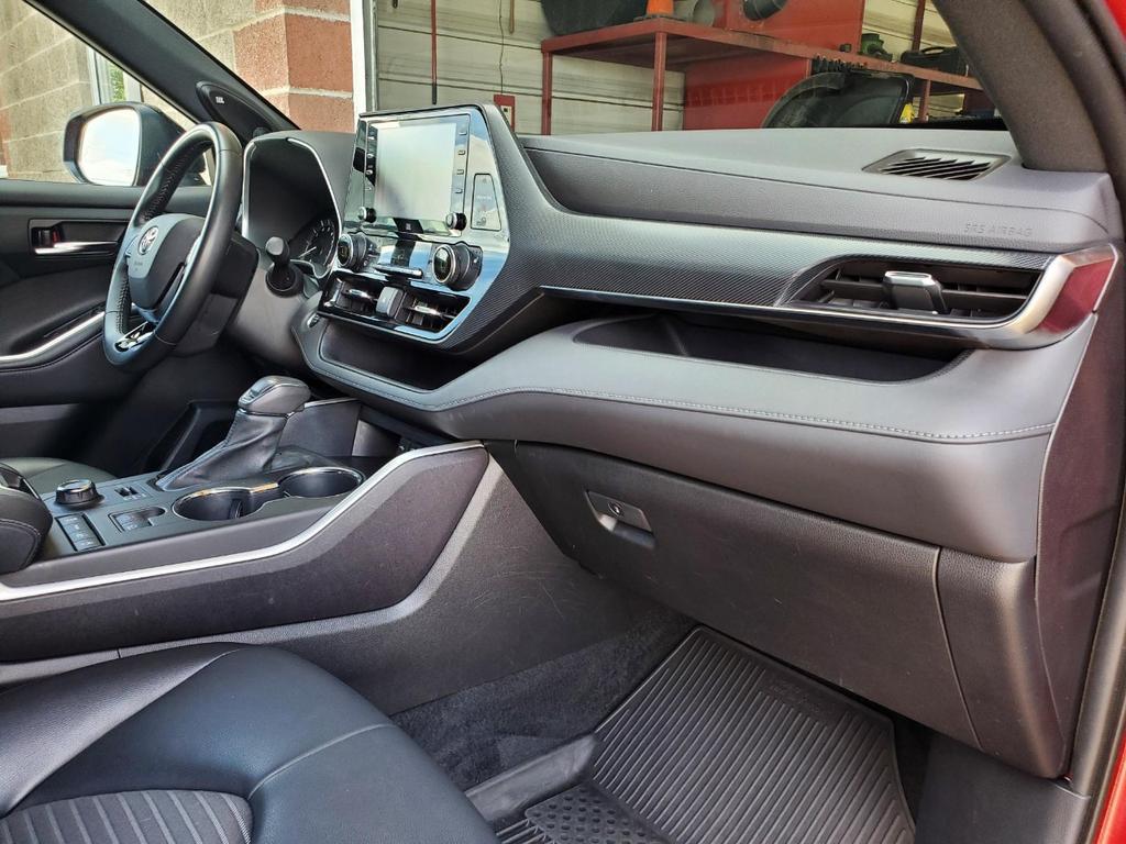 used 2021 Toyota Highlander car, priced at $32,995