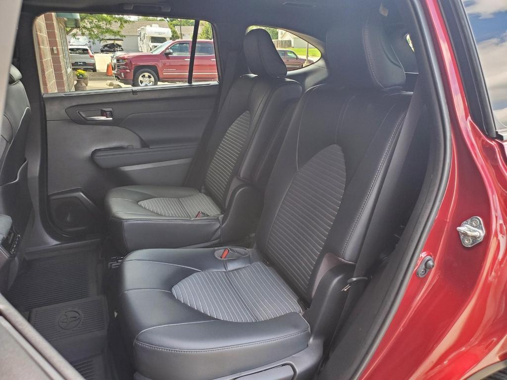 used 2021 Toyota Highlander car, priced at $32,995