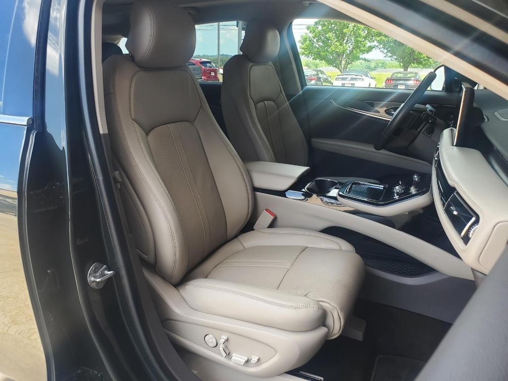 used 2023 Lincoln Nautilus car, priced at $35,995