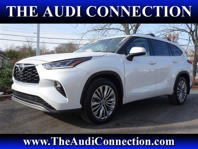 used 2022 Toyota Highlander car, priced at $43,995