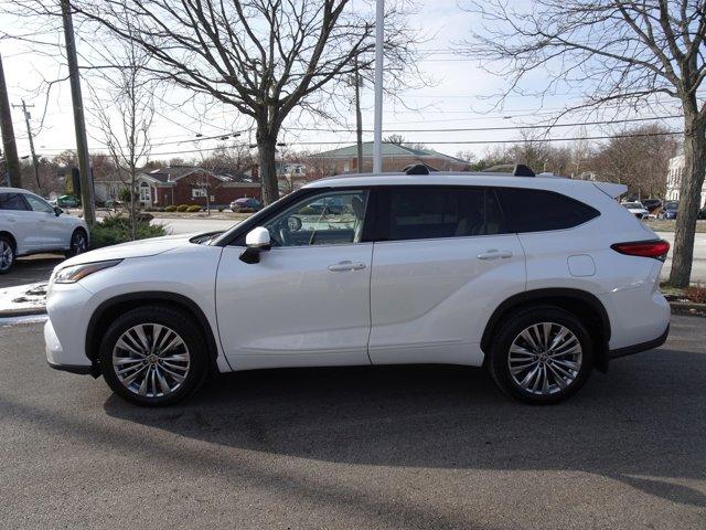 used 2022 Toyota Highlander car, priced at $43,995