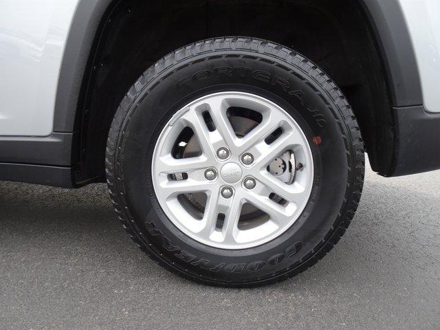 used 2023 Jeep Grand Cherokee car, priced at $27,995