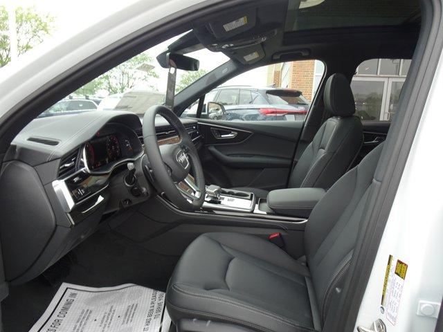 new 2025 Audi Q7 car, priced at $77,395