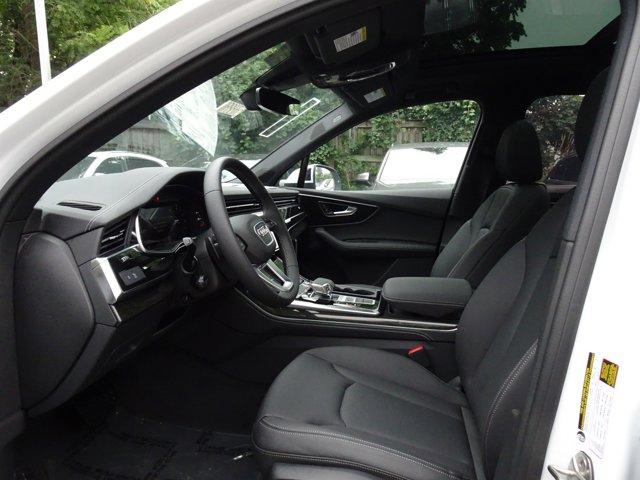 new 2025 Audi Q7 car, priced at $77,460