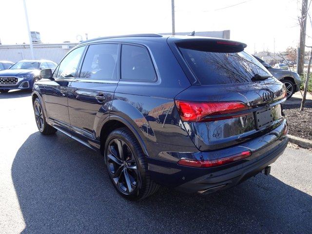 new 2025 Audi Q7 car, priced at $77,695