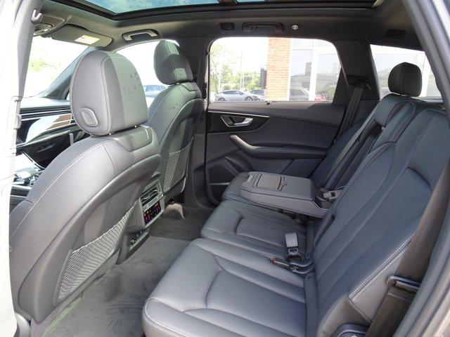 new 2025 Audi Q7 car, priced at $76,350