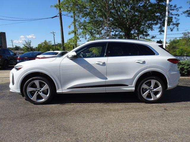 new 2025 Audi Q5 car, priced at $61,390