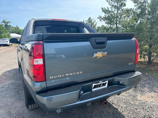 used 2011 Chevrolet Avalanche car, priced at $14,495