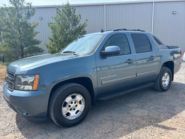 used 2011 Chevrolet Avalanche car, priced at $14,495