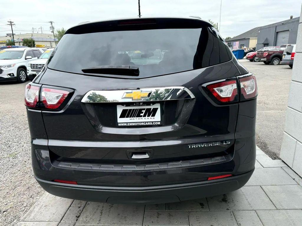 used 2015 Chevrolet Traverse car, priced at $9,995
