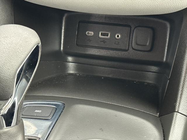used 2023 Chevrolet Equinox car, priced at $24,618