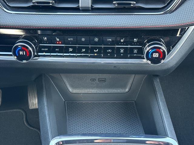 used 2025 Chevrolet Equinox car, priced at $35,614
