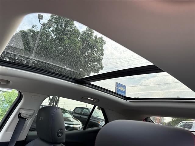 used 2023 Buick Envision car, priced at $30,881