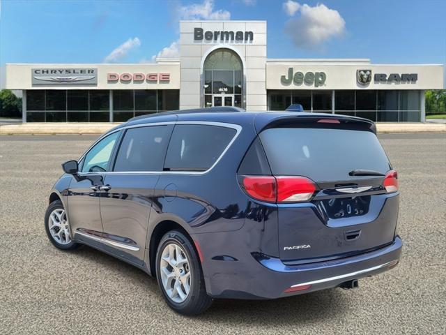 used 2017 Chrysler Pacifica car, priced at $15,698